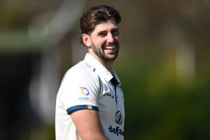 Ben Aitchison five-for hurts Kent’s promotion challenge