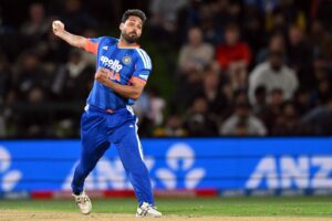 Morkel wants Bhuvneshwar to ‘block the expectation factor out’